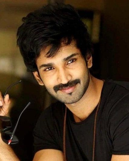 aadhi pinisetty