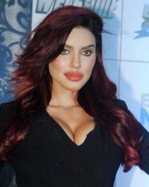 Gizele Thakral 18 gizele thakral