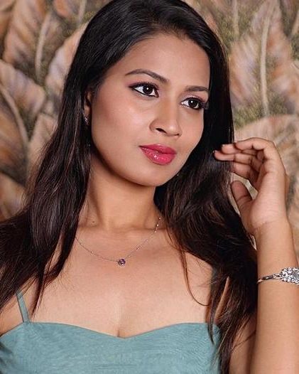 inaya sultana