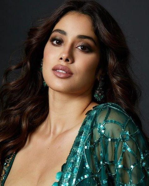 Janhvi Kapoor 16 janhvi kapoor