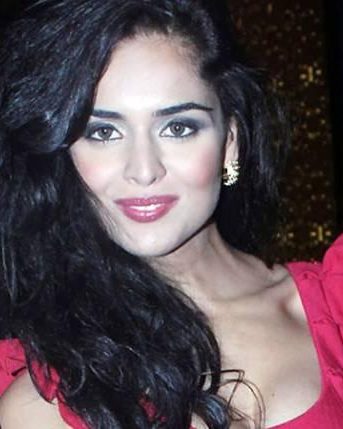 Nathalia Kaur 16 nathalia kaur