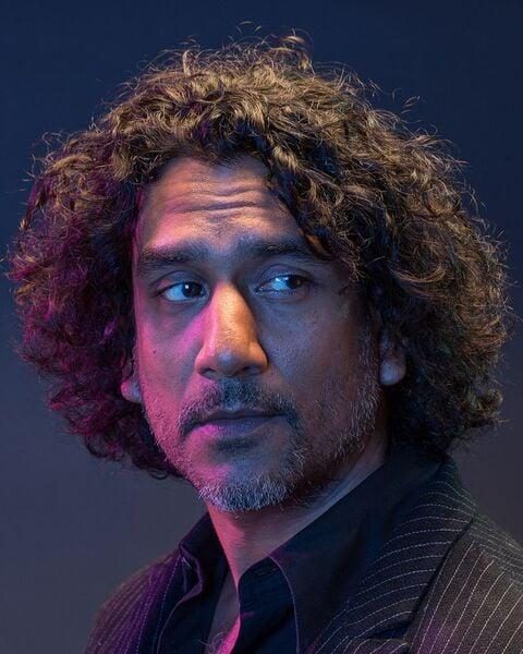 naveen andrews