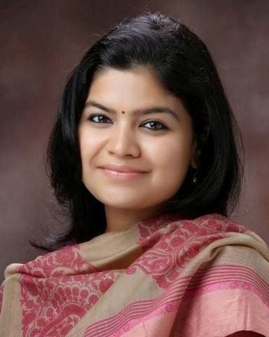 Poonam Mahajan 14 poonam mahajan