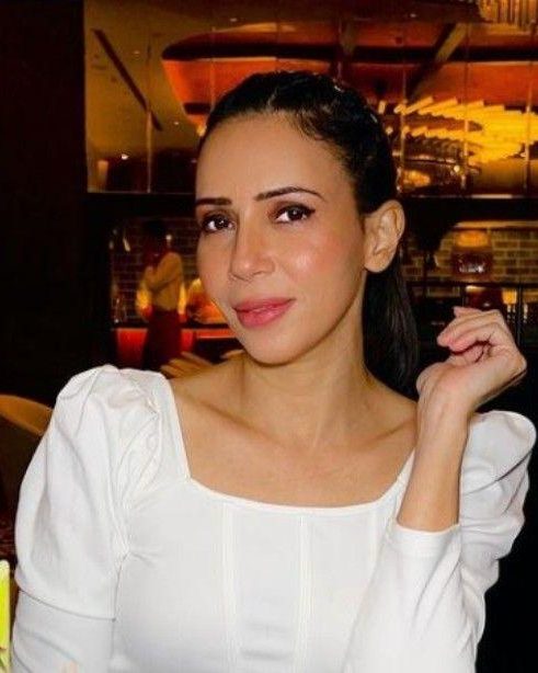 rozlyn khan