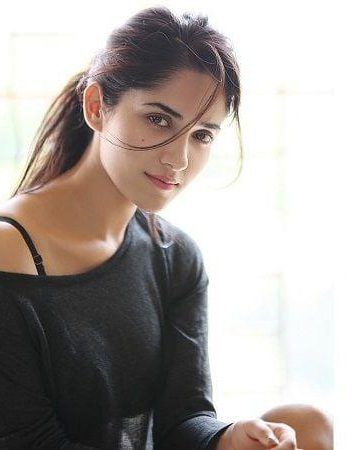 Ruhani Sharma 2 ruhani sharma