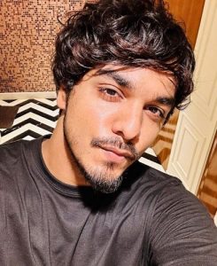 saaj bhatt