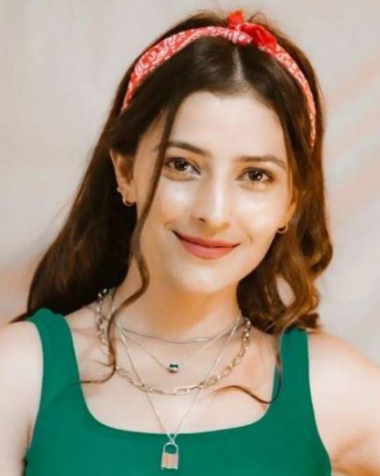 Samaira Thakur 1 samaira thakur