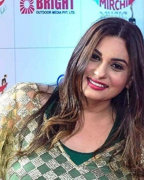 shraddha pandit