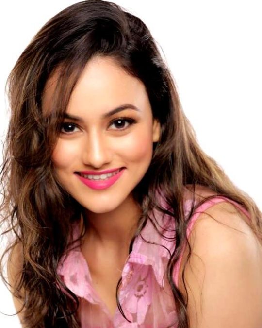 Urvashi Pardeshi 18 urvashi pardeshi