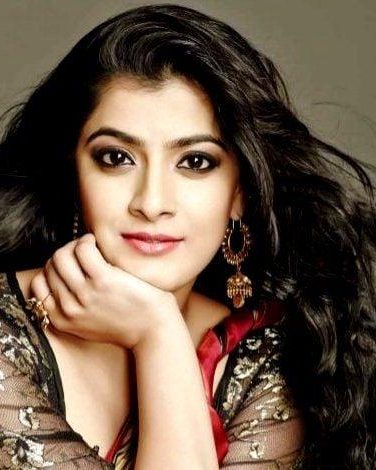 Varalaxmi Sarathkumar 7 varalaxmi sarathkumar