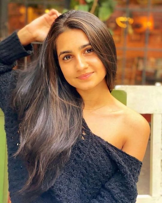 Vedika Pinto 11 vedika pinto