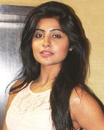 Yukti Kapoor 3 yukti kapoor