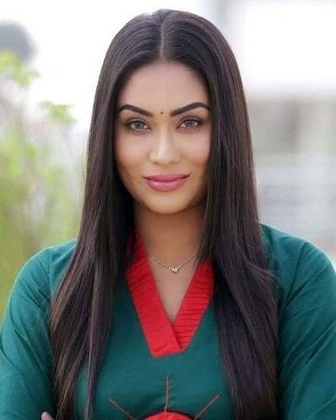zakia bari momo