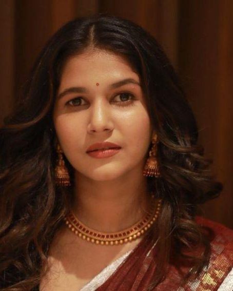 Juhi Rustagi 16 juhi rustagi