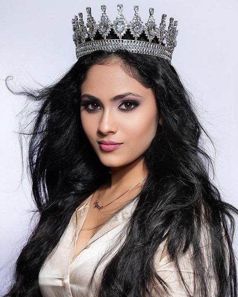 Aayushi Dholakia 15 aayushi dholakia