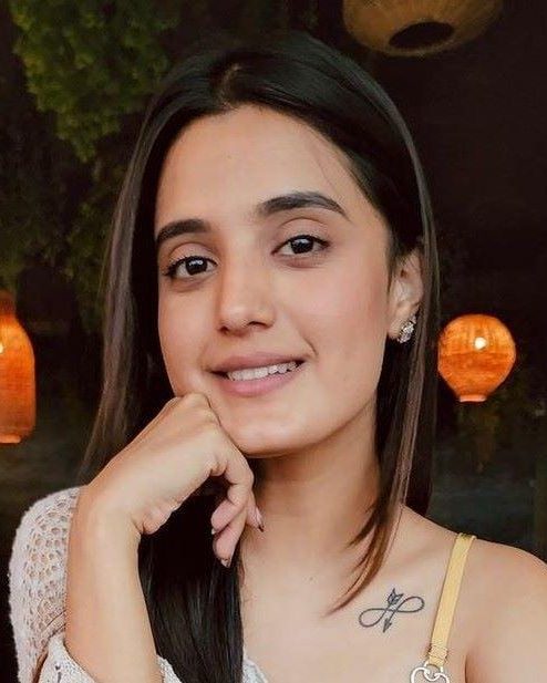 Profile 3 ayushi khurana