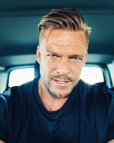 Alan Ritchson