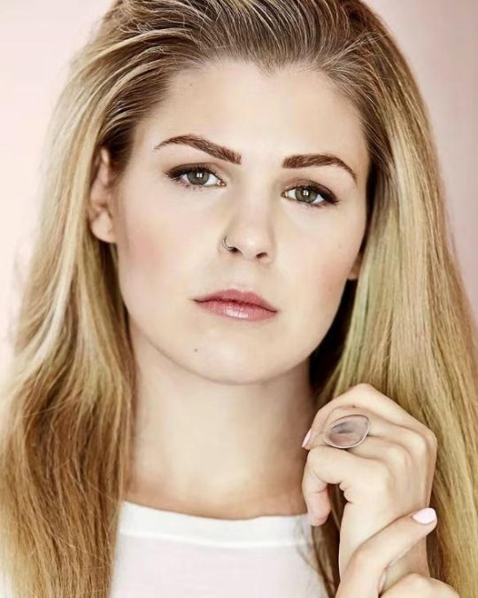 Belle Gibson 8 belle gibson