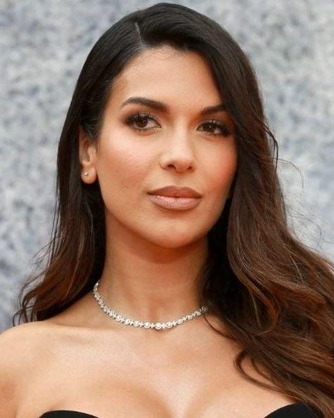 Ekin-Su Cülcüloğlu 17 ekin su cülcüloğlu