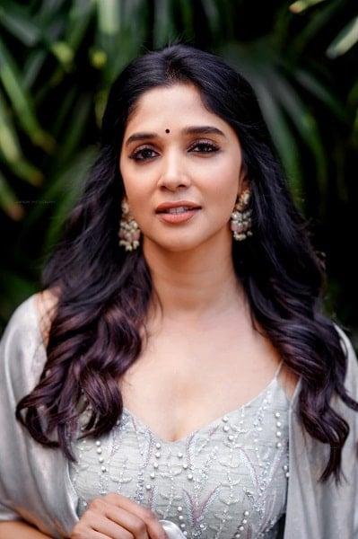Nyla Usha