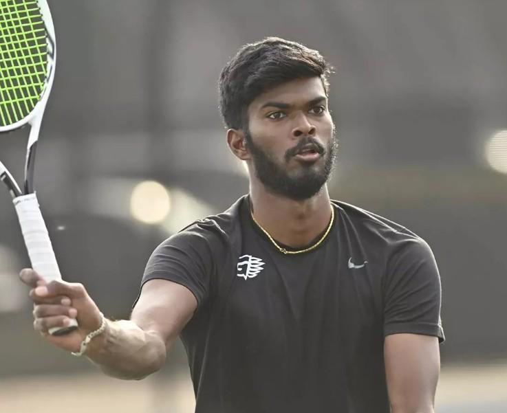 Dhakshineswar Suresh