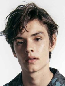 louis partridge 1776406046