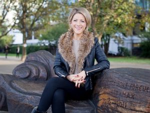 jacqui oatley 1781989624