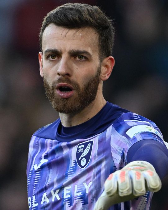 Angus Gunn 8 angus gunn 1788241018