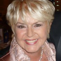 gloria hunniford 1788240476
