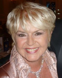 gloria hunniford 1788240476