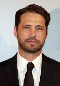 jason priestley 1790783258