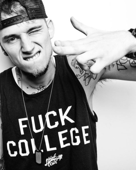 machine gun kelly 1789685268