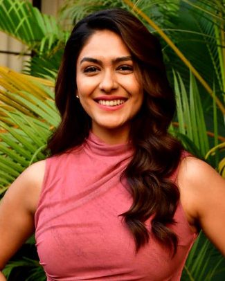 mrunal thakur 1791902915